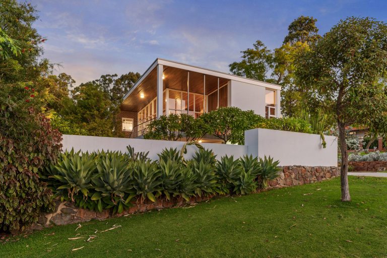 PRINT 7 South View Road, Mount Lawley 33