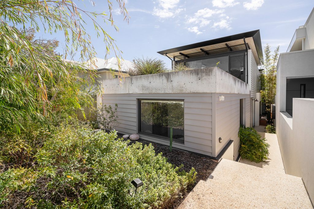 _DSC4681_760e-43be-883e-bc6f-2f05-3d61-d6d7-8c2a_20250912054629