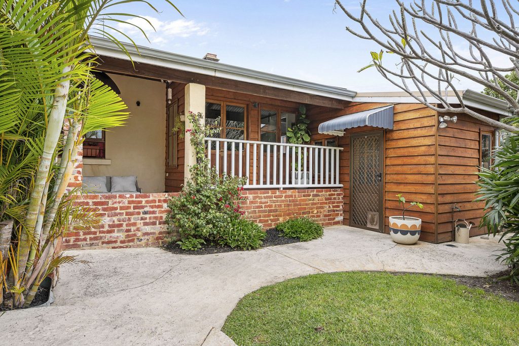 Z63_1024_0c4b-0b40-2d4e-076c-abed-46bd-3f85-71cb_20251009034600