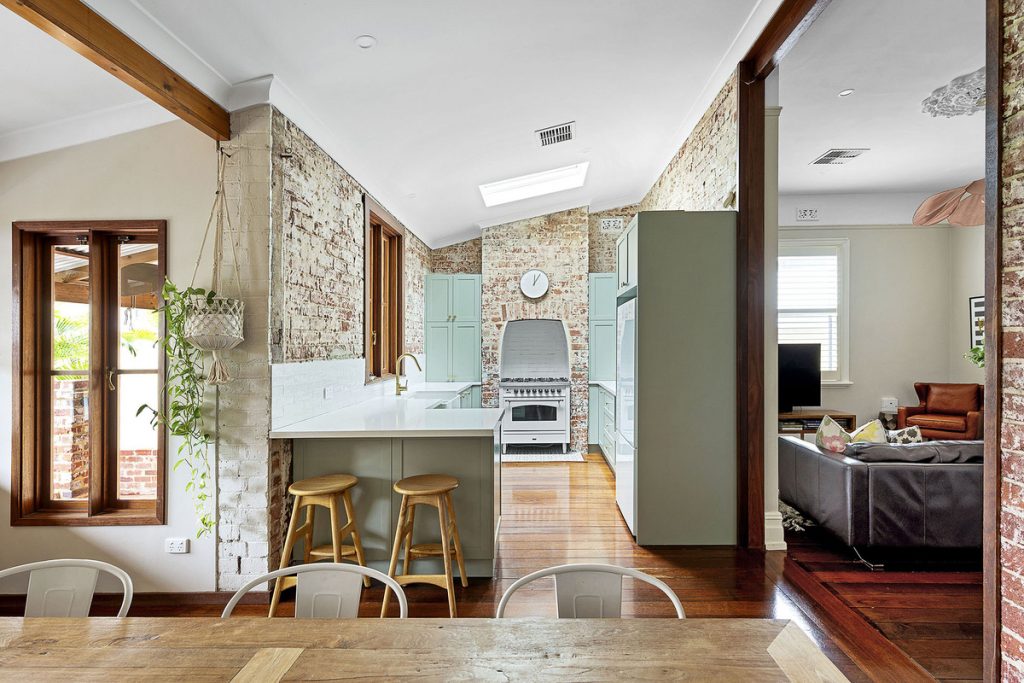 Z63_1215_fd8d-82e0-2515-eae9-77d9-2909-f515-e0e4_20251009034632