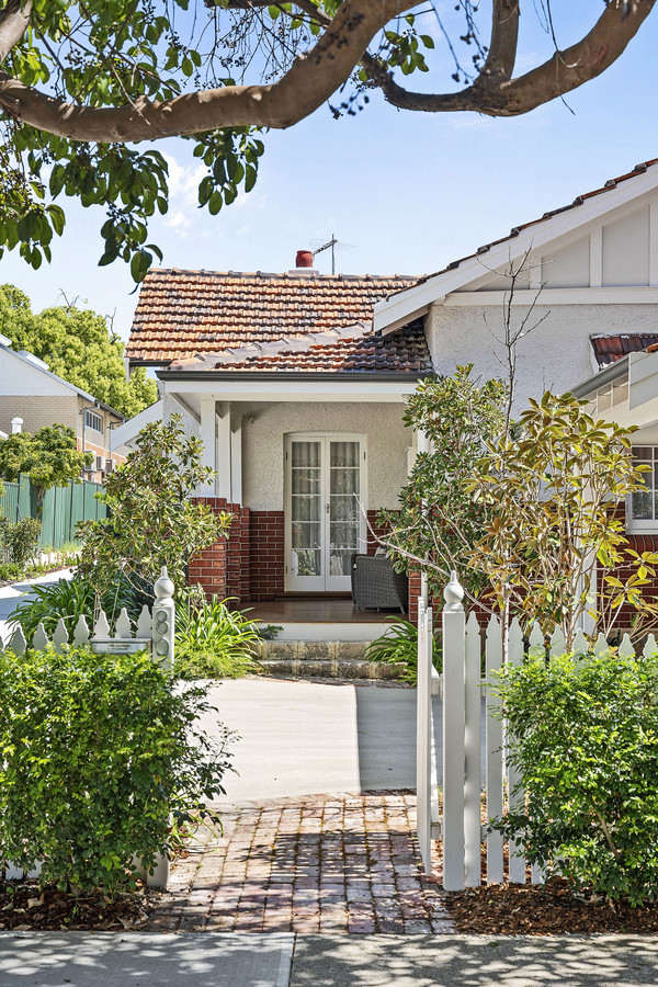 Z63_3550_435a-e0a2-2abf-22e5-d852-5f4c-ca78-c6ed_20251016042353