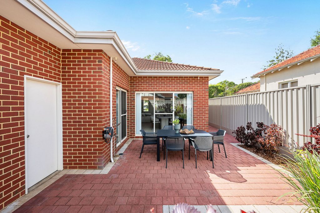 Z63_6136_18d1-3645-9dcf-d9bb-4892-496f-60ef-f403_20260422021120