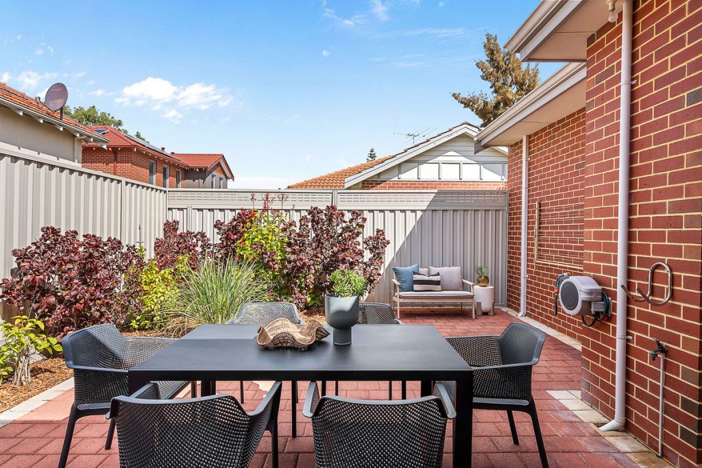 Z63_6174_fdf4-6dce-c85f-36ef-defa-44fe-a8fa-d6e0_20260422021113